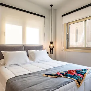Uranus Apartment
